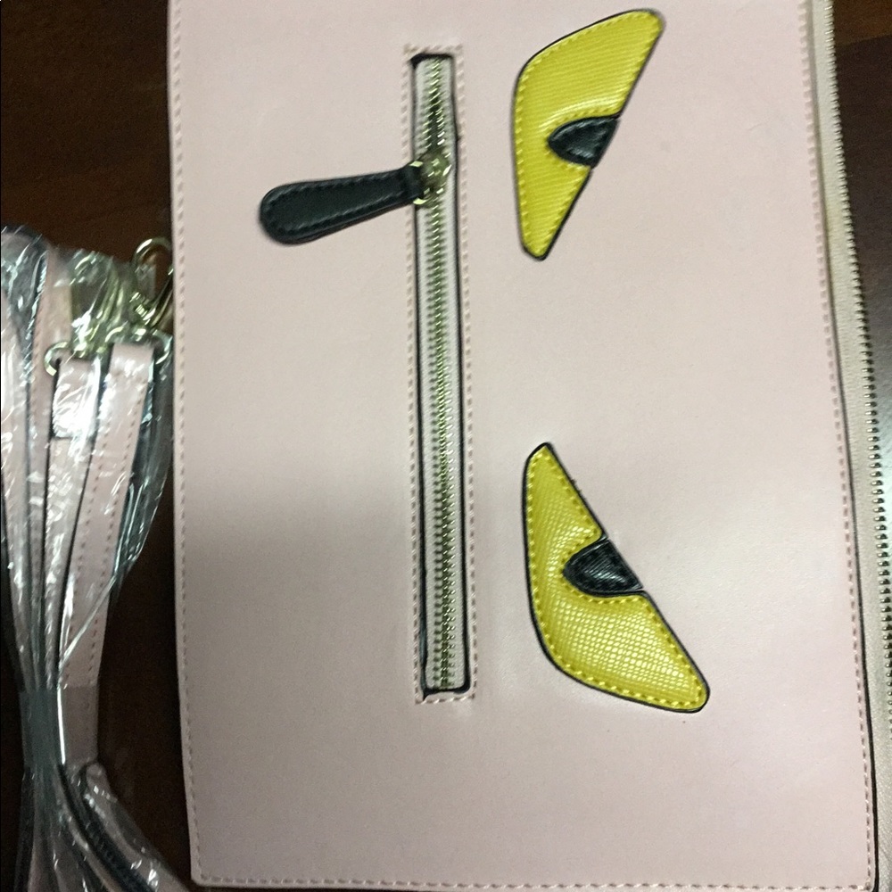 BNWT CLUTCH - Picture 7 of 8